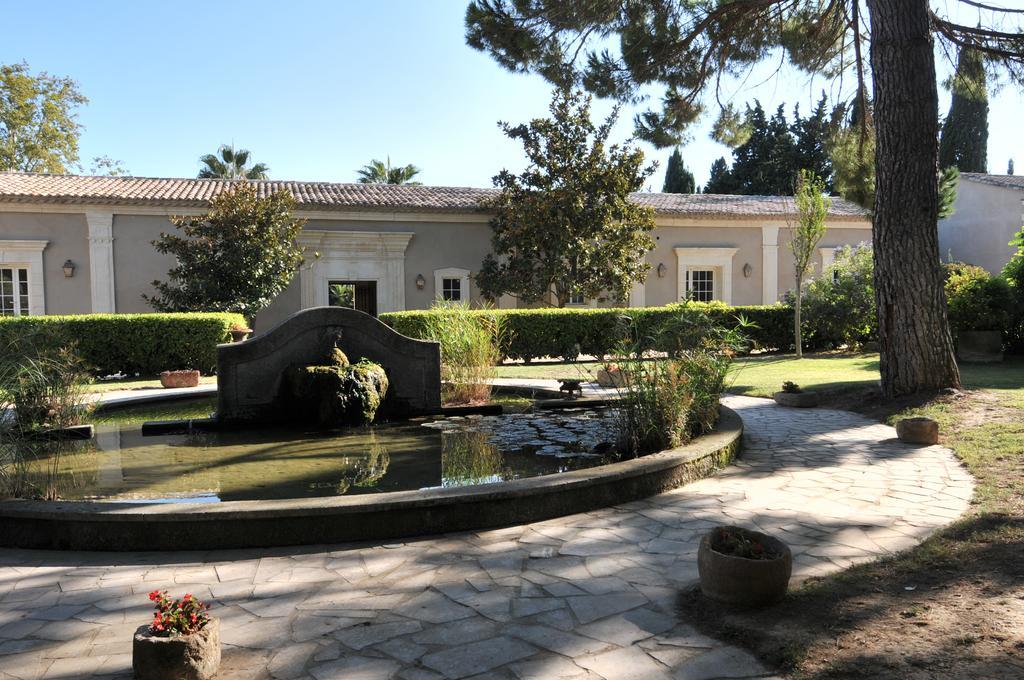 Domaine Du Grand Malherbes Aimargues Exteriör bild